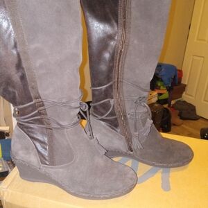 Brand New Bare Traps Dark Brown Suede Below Knee Boots